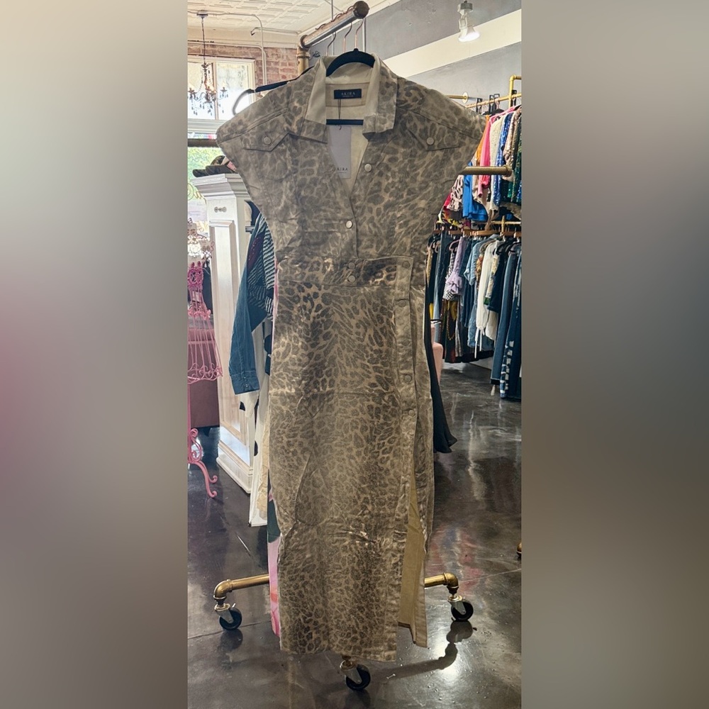 AKIRA Beige and Gray Leopard-Print Button Jacket